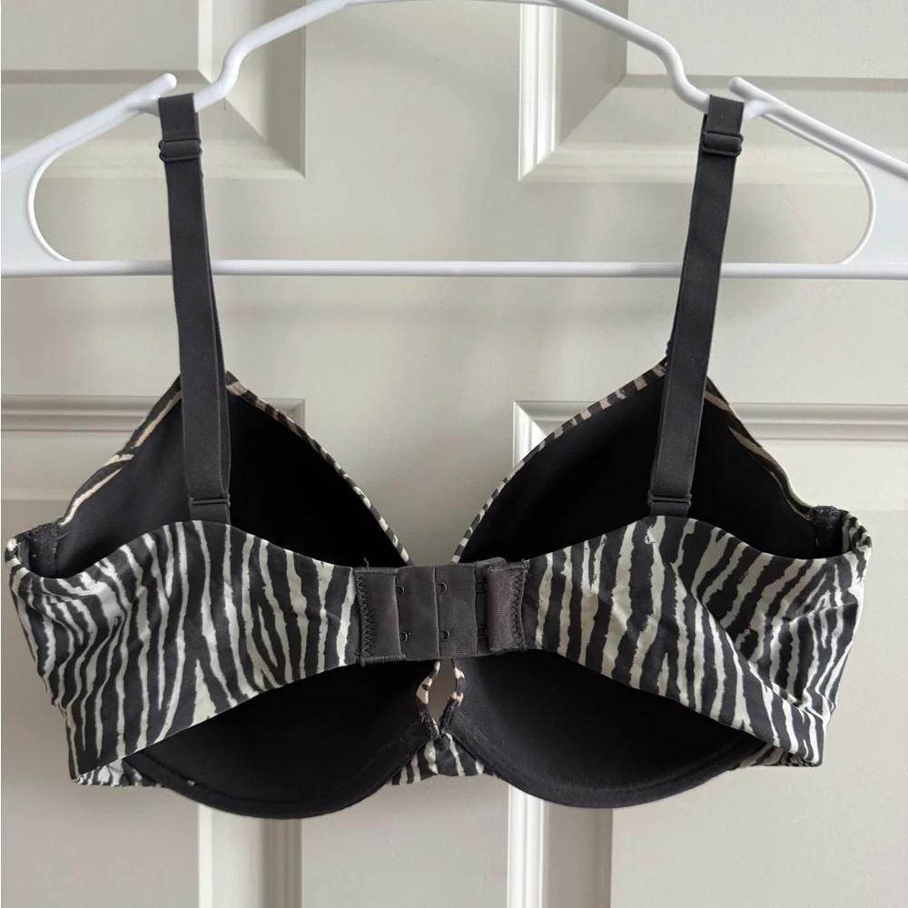 Victoria's Secret Black and White Zebra Print Bra 36DD - Picture 3 of 4
